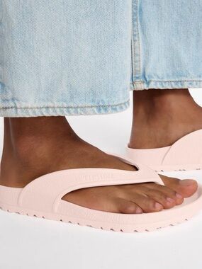 Birkenstock Women's Honolulu in blush pink